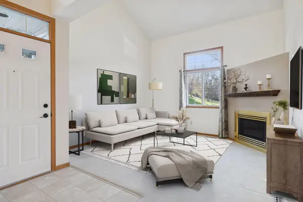 2687 Mallard DR, Woodbury, MN 55125