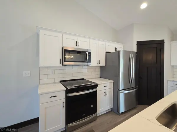 807 Pond View DR, Arlington, MN 55307