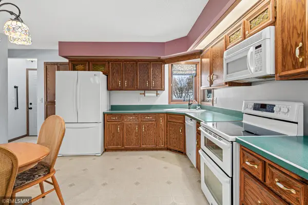 2231 Queens DR, Woodbury, MN 55125