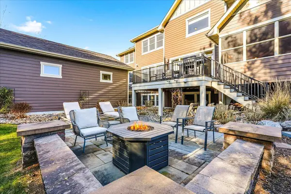 741 Mount Curve Chase, Hudson, WI 54016