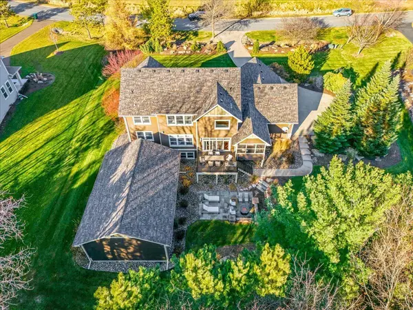 741 Mount Curve Chase, Hudson, WI 54016