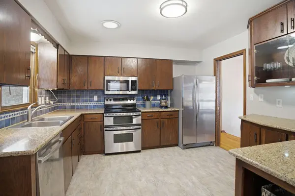 6170 Carleda WAY, Inver Grove Heights, MN 55076