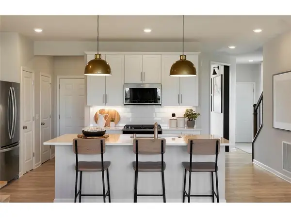 17942 Genoa DR, Lakeville, MN 55044