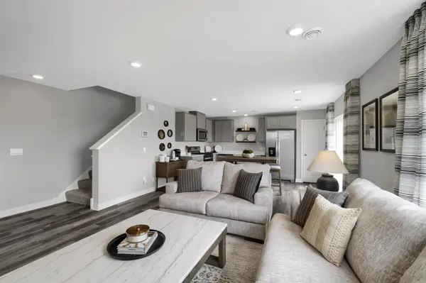 1966 Highview TER, Shakopee, MN 55379