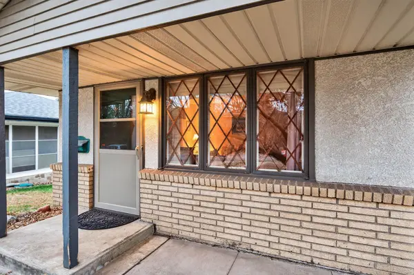1549 Old Hudson RD, Saint Paul, MN 55106