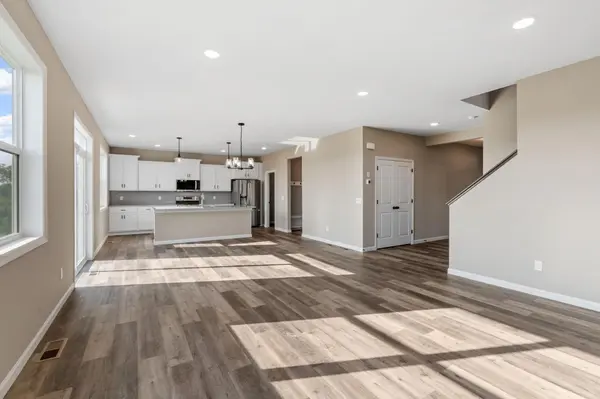 1605 Meadows DR, East Bethel, MN 55011