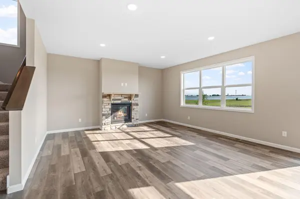 1605 Meadows DR, East Bethel, MN 55011