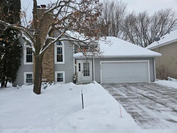8950 Knollwood DR, Eden Prairie, MN 55347