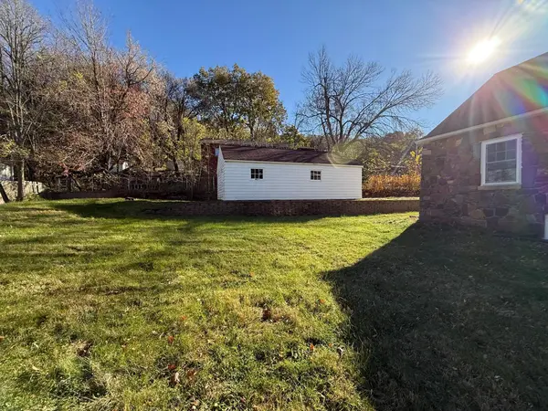 338 James AVE, Mankato, MN 56001