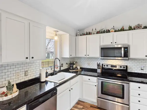 1024 E Orchard ST, Belle Plaine, MN 56011