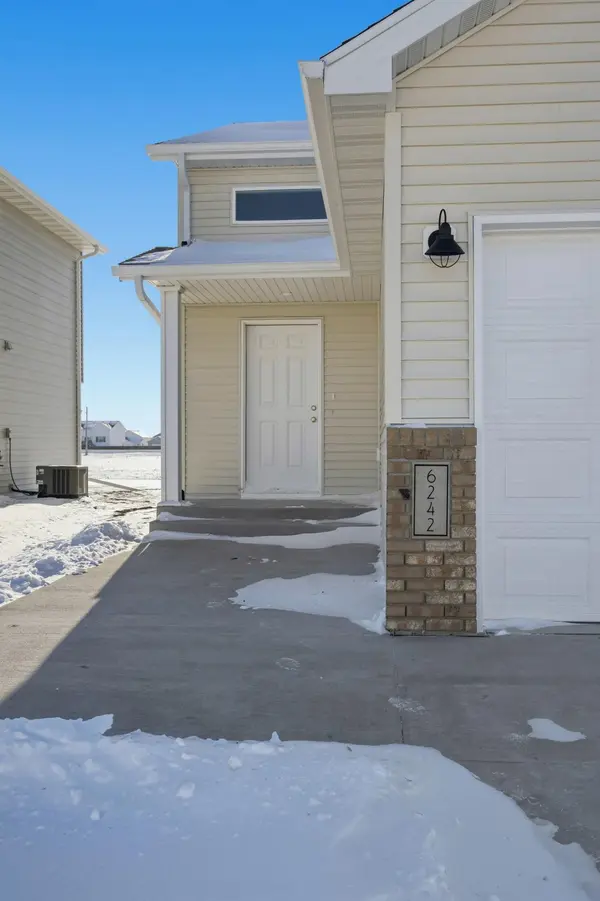 6242 87th AVE S, Horace, ND 58047