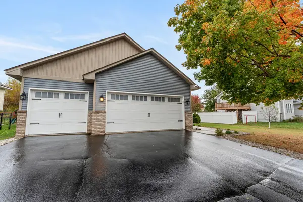 10200 Pleasure Creek Pkwy W, Blaine, MN 55434