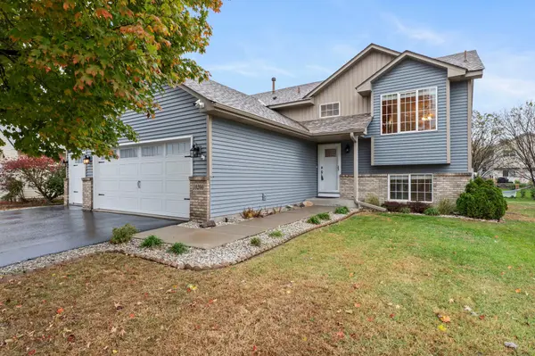10200 Pleasure Creek Pkwy W, Blaine, MN 55434