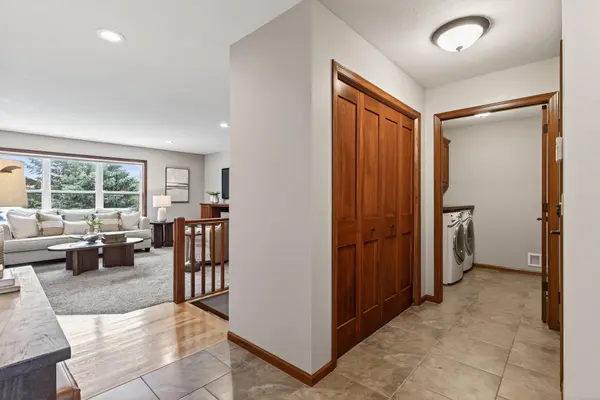 674 Jutland AVE, Shakopee, MN 55379