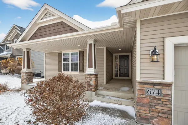674 Jutland AVE, Shakopee, MN 55379