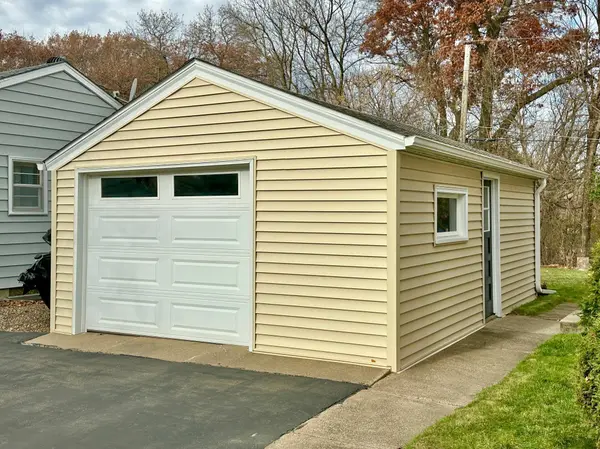 6116 Ridge DR, Woodbury, MN 55125