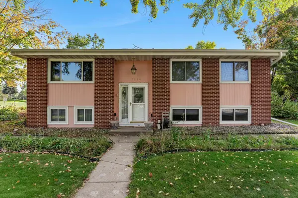 2254 Orchard LN, White Bear Lake, MN 55110