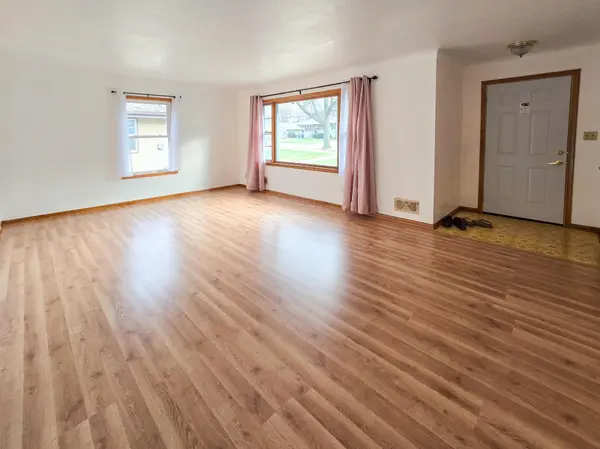 1591 Old Hudson RD, Saint Paul, MN 55106
