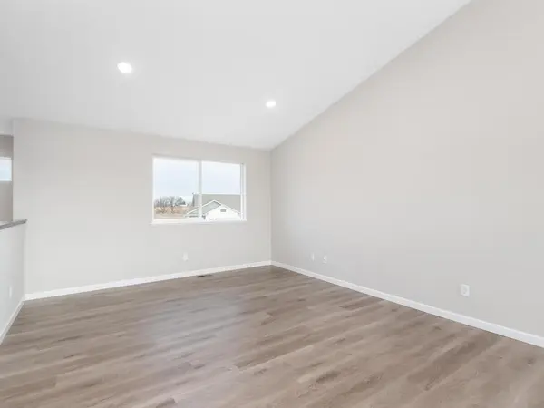 536 Winkler TRL N, Cologne, MN 55322