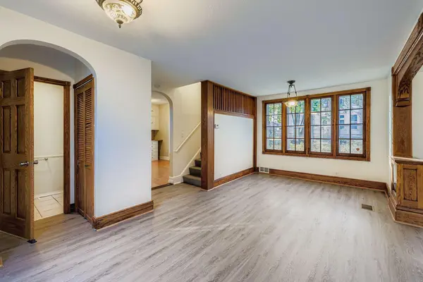 988 Reaney AVE, Saint Paul, MN 55106