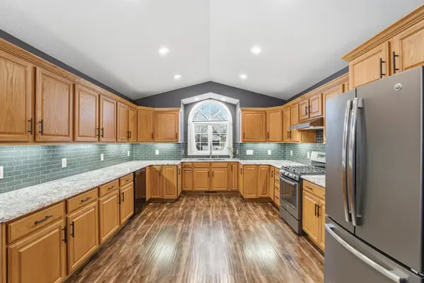 1705 Vale CT, Faribault, MN 55021