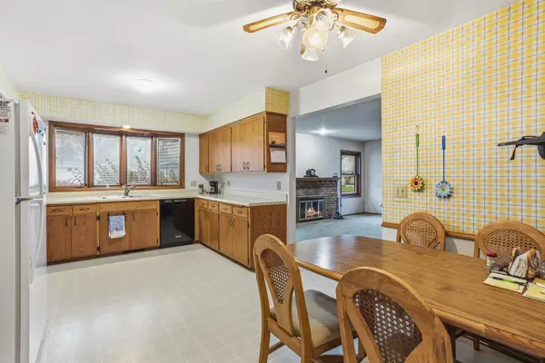 601 E 103rd ST, Bloomington, MN 55420
