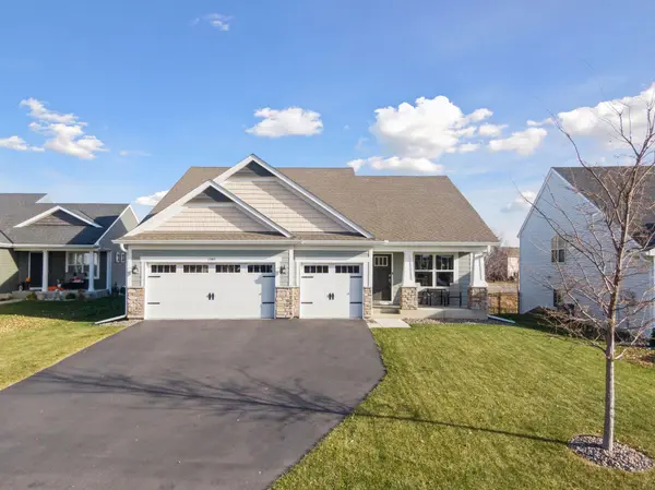 1340 Chestnut CIR, Carver, MN 55315