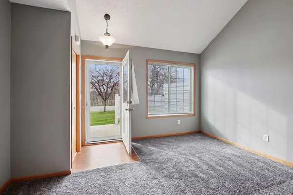 1687 Liberty LN, Waconia, MN 55387