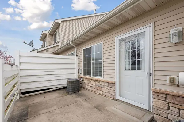 1687 Liberty LN, Waconia, MN 55387
