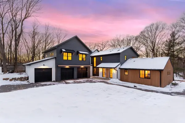 3605 Parkway ST,  Deephaven,  MN 55391