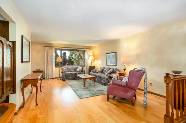 329 Glenmont RD, River Falls, WI 54022