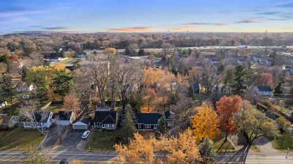 1024 County Road B2 W, Roseville, MN 55113
