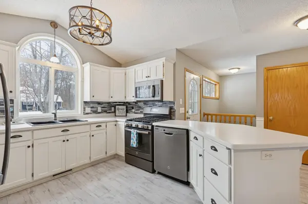 135 Hunters PATH, Annandale, MN 55302