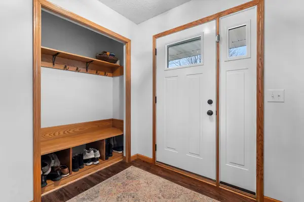903 Isanti Pkwy NW, Isanti, MN 55040