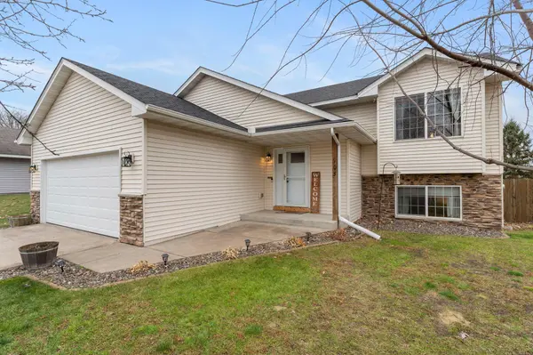 903 Isanti Pkwy NW, Isanti, MN 55040