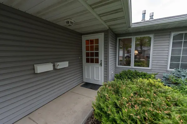 2842 19th AVE NW, Rochester, MN 55901