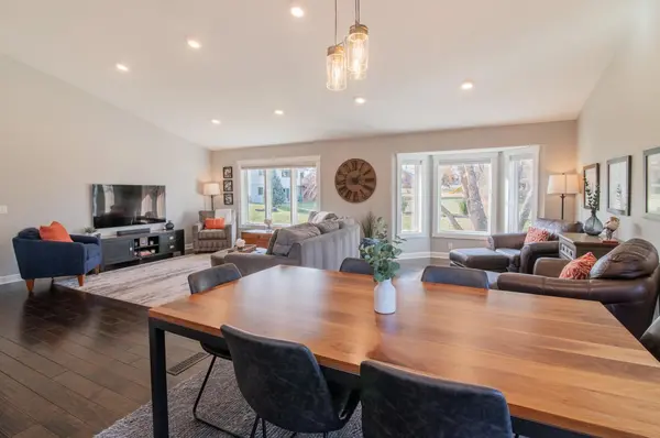 676 N Hay Lake RD, Eagan, MN 55123