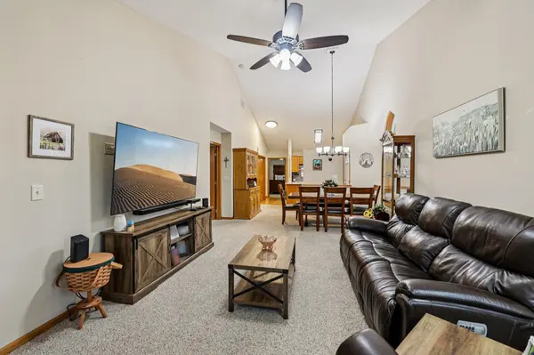 700 Leroy LN #14, River Falls, WI 54022