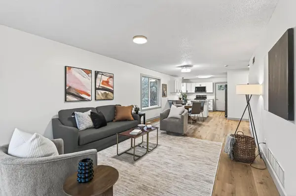 273 Butler AVE E, West Saint Paul, MN 55118