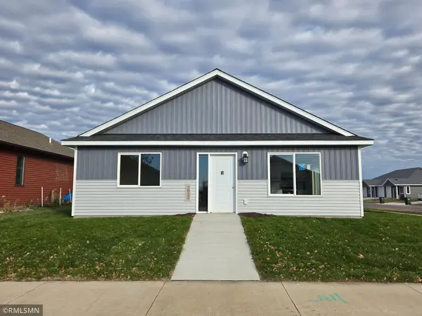 2012 Essler DR, Saint Peter, MN 56082