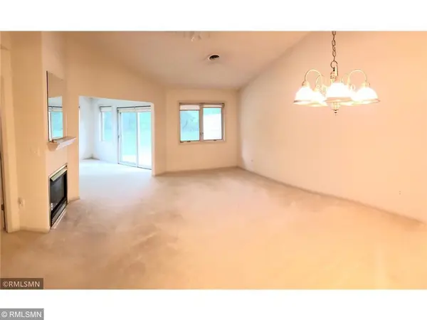 12984 Evergreen DR, Lindstrom, MN 55045