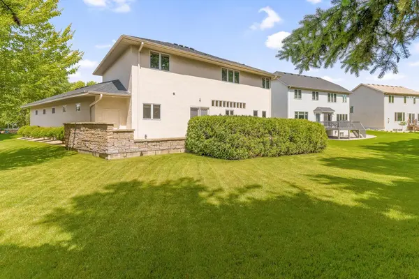 10535 Forestview CIR N, Champlin, MN 55316