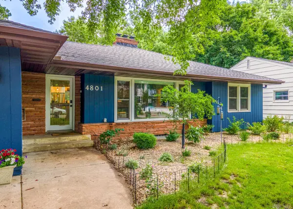 4801 Westbrook LN, Edina, MN 55436