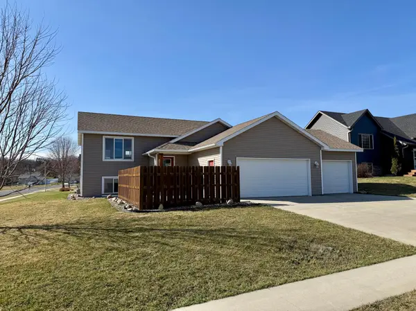 234 Interior DR, Pine Island, MN 55963