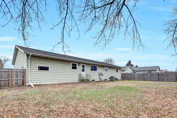 905 Apple LN, Lake City, MN 55041