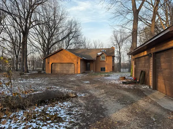 17261 Blackbird TRL, Hastings, MN 55033
