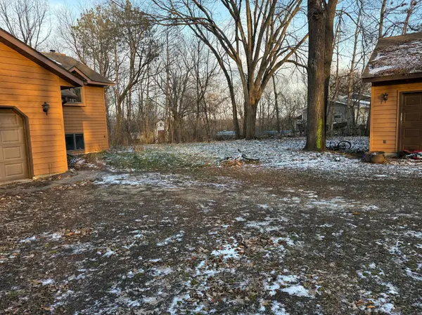 17261 Blackbird TRL, Hastings, MN 55033