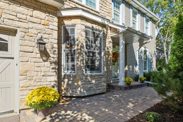 17064 Candlewood Pkwy, Eden Prairie, MN 55347