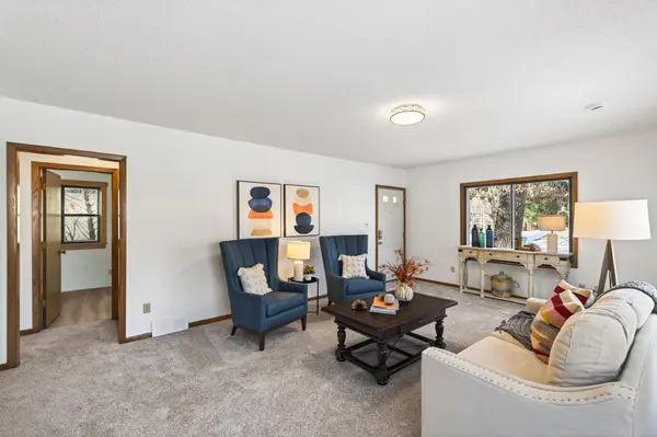 676 Birch LN S, Shoreview, MN 55126