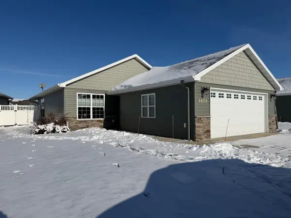 2672 Whispering Creek CIR S, Fargo, ND 58104